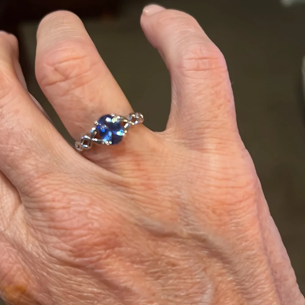 Dainty cz sapphire ring, Sz 8 - Picture 5 of 7